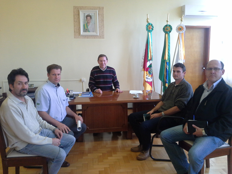 EXECUTIVO RECEBE VISITA DE EQUIPE DA ITALAC